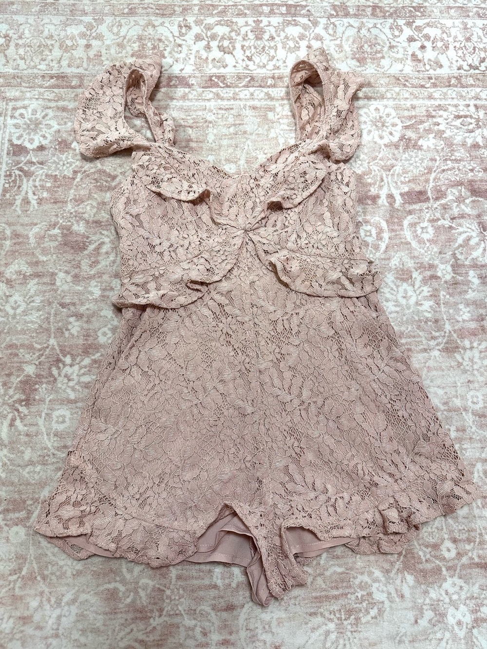 BCBG ๐ธ Dusty Rose Lace Ruffled Romper - Picture 9 of 16